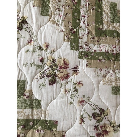Vtg Light Quilt Bedspread Diamond White Green Roses Romantic Coverlet 101"x86" - Picture 4 of 11